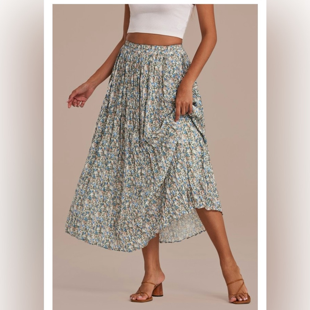 SOLD ❌NWT Petallush Floral Pleated Maxi Skirt